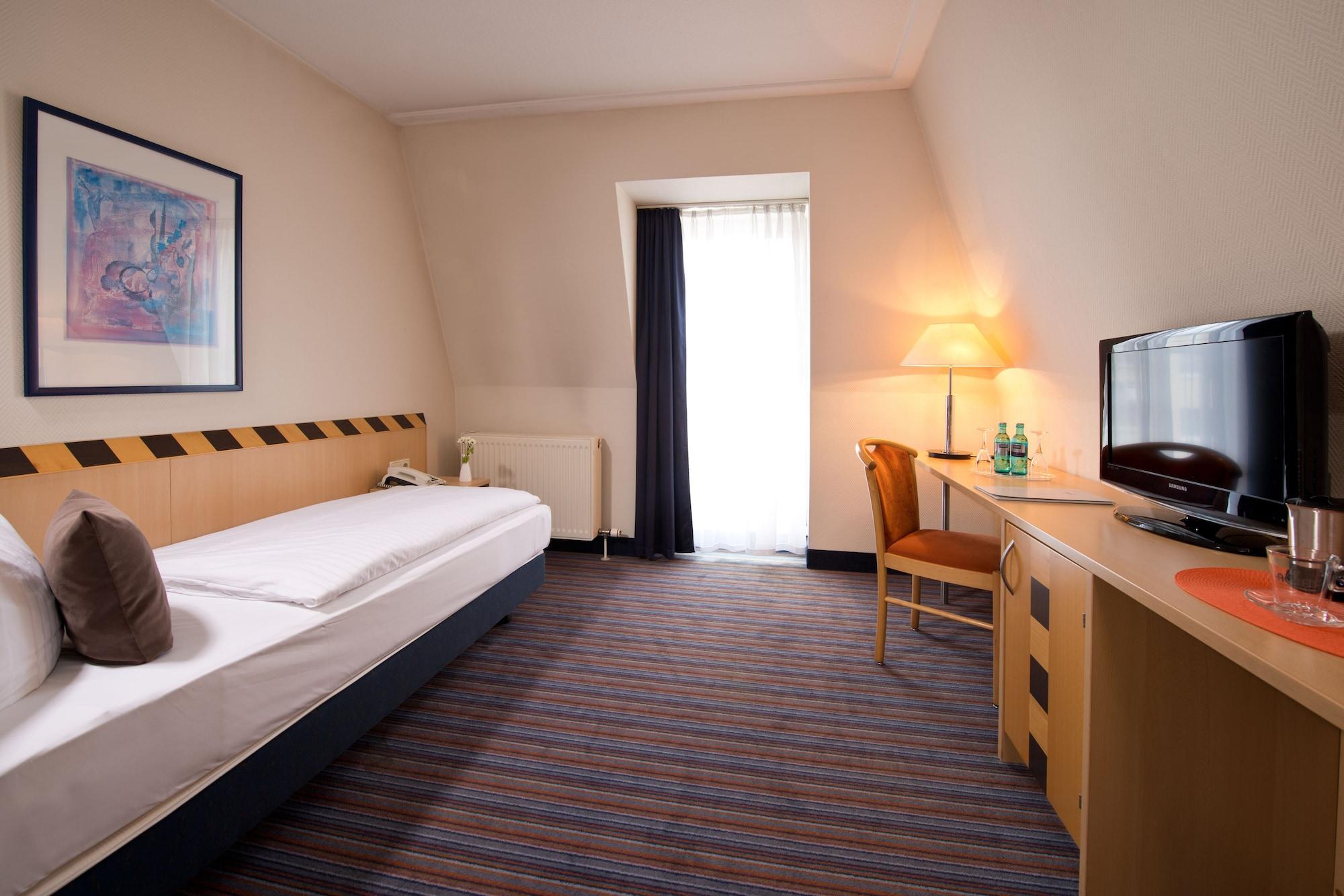 Achat Elbufer Hotel 4*