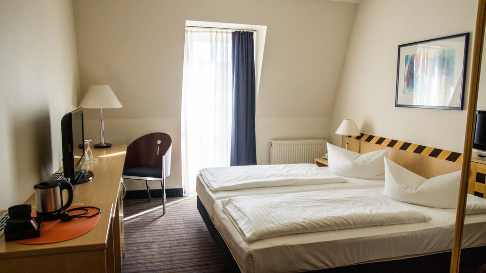 Achat Elbufer Hotel Dresden