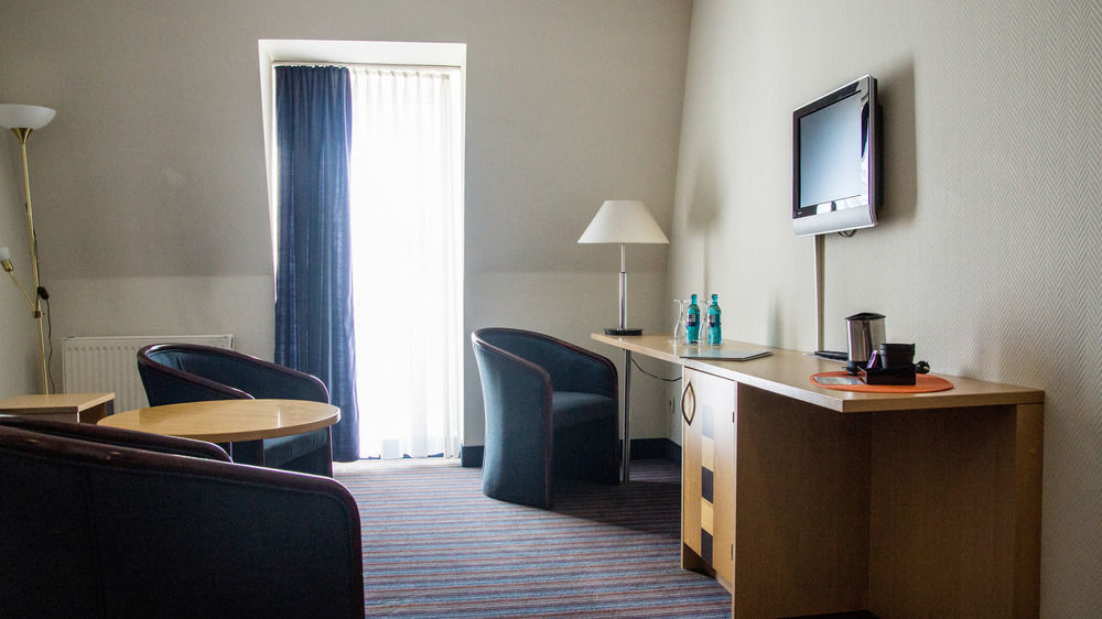 Achat Elbufer Hotel Dresden