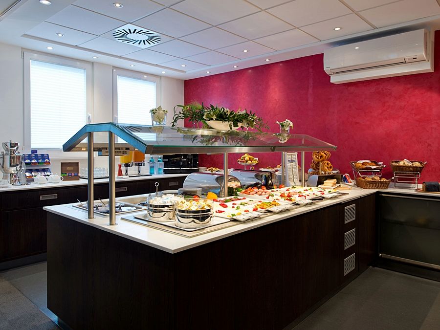 Hotel Achat Elbufer 4*