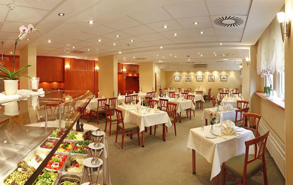 Achat Elbufer Hotel Dresden